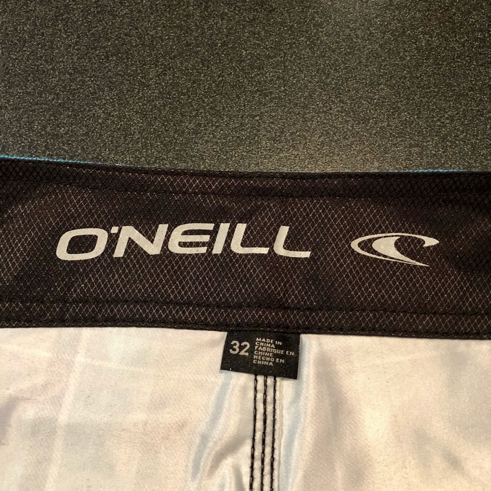 O’Neill Board Shorts - Picture 3 of 3